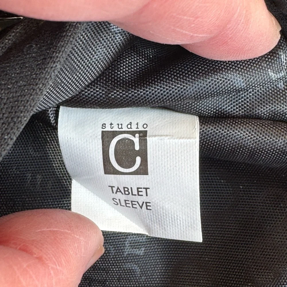 Studio C tablet sleeve by Carolina Pad - black